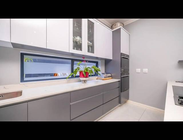 4 BEDROOM CLUSTER FOR SALE IN OLIVEDALE